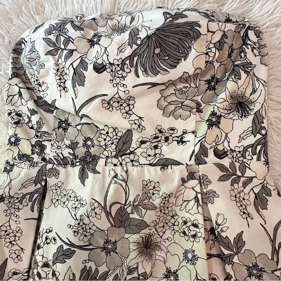 Old Navy Strapless Floral Mini Dress Size 2 LIKE NEW - Picture 6 of 16